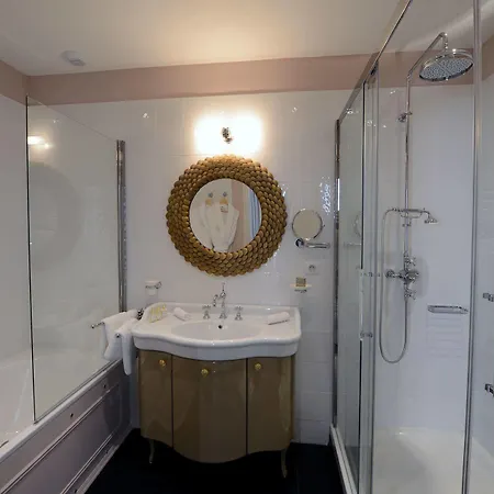 Hotel Grand Henri - Les Collectionneurs 4*