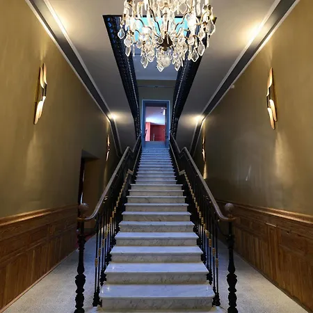 Grand Henri - Les Collectionneurs Hotel 4*